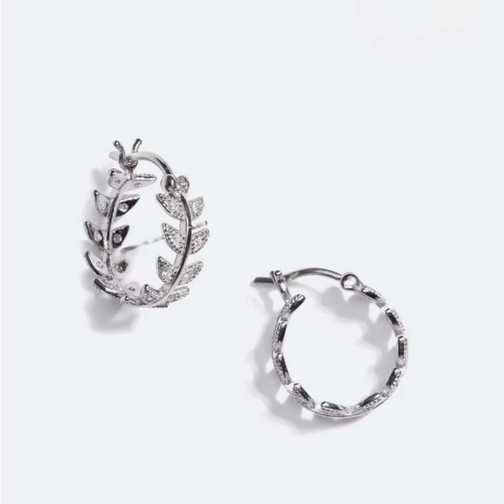 Elegant Silver Leaf Design Earrings